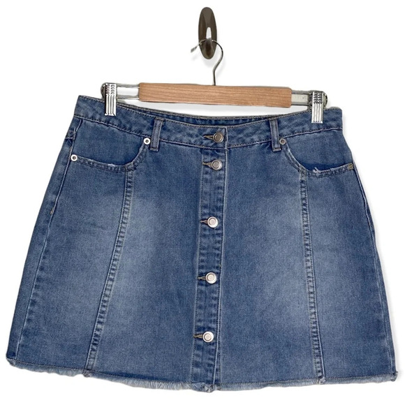 Gianni Bini Dresses & Skirts - Gianni Bini Medium Wash Button Front Fringe Hem Mini Jean Skirt Size Medium